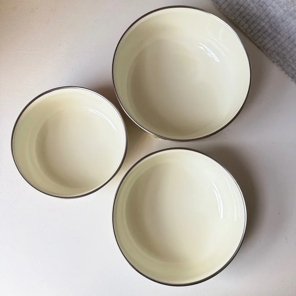 VTG Style Enamel Vegetable Nesting Bowls with Lids Set of 3 Farmhouse Kitchen